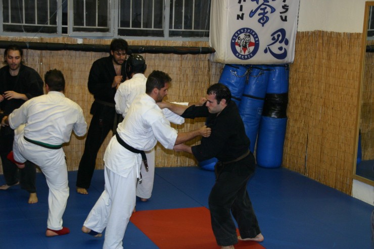 Kumite-radori against karatekas